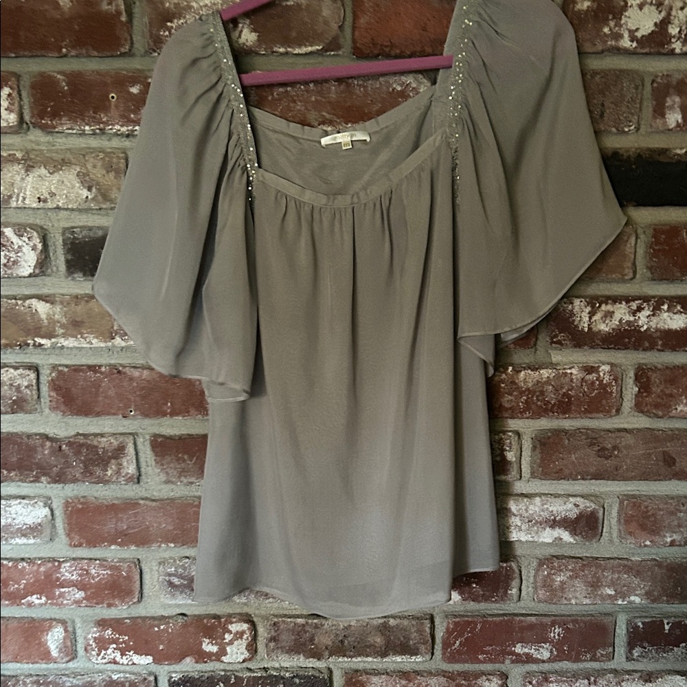 Matty M Gray Puff Sleeve Ruffled Blouse